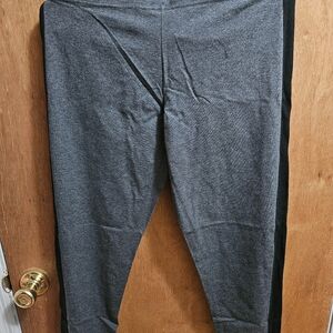 Andrew Marc Grey Leggings with Black Panels